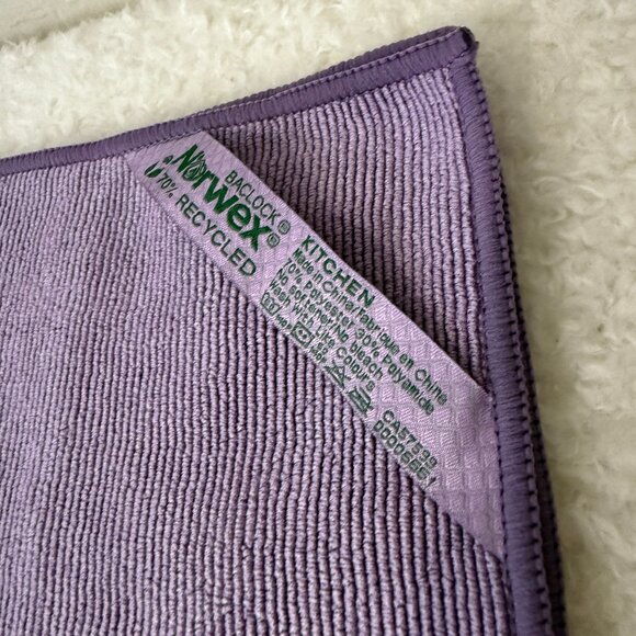 (1) Norwex Diamond Textured Kitchen Towel (Amethyst color), NEW - Picture 1 of 4